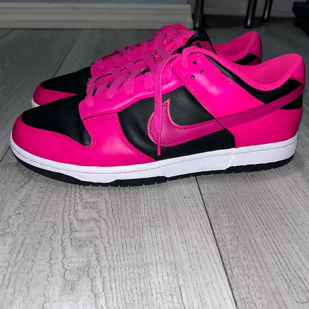 NIKE DUNK LOW WOMENS SIZE 10